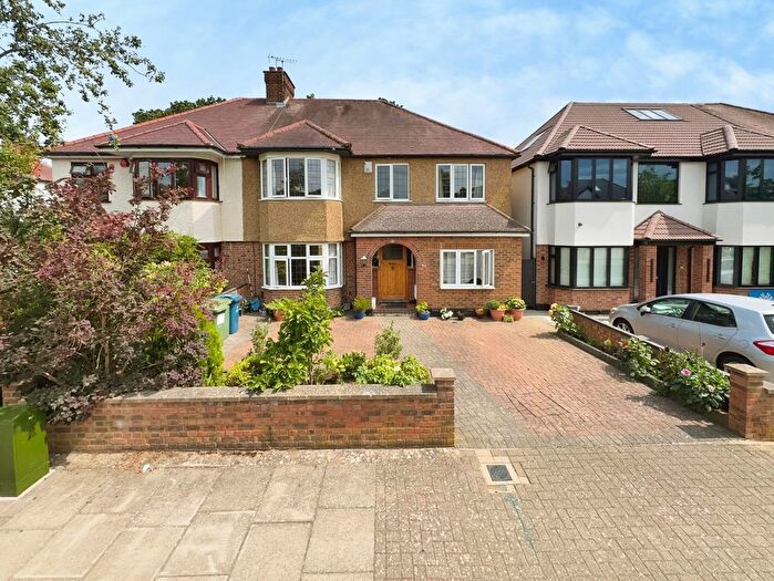 5 Bedroom Property For Sale In Whitchurch Gardens, Edgware, HA8