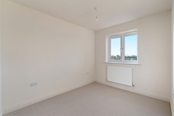 4 Bedroom Semi-Detached House To Rent In Lodge Road, Lymington, Hampshire, SO41