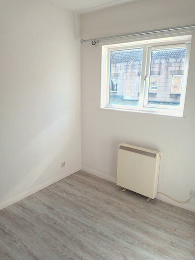 2 Bedroom Flat To Rent In Martingate Centre, Corsham, Wiltshire, SN13