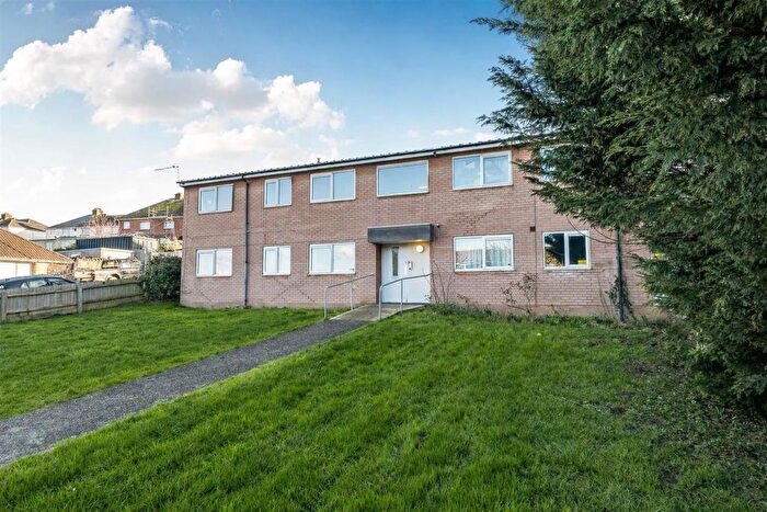 2 Bedroom Flat For Sale In Cow Lane, Swanage, BH19
