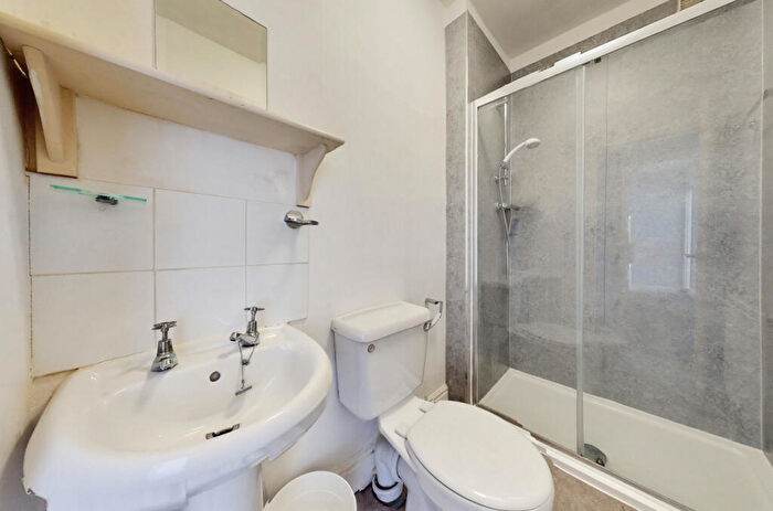 4 Bedroom House To Rent In St Johns Road Bath, BA1