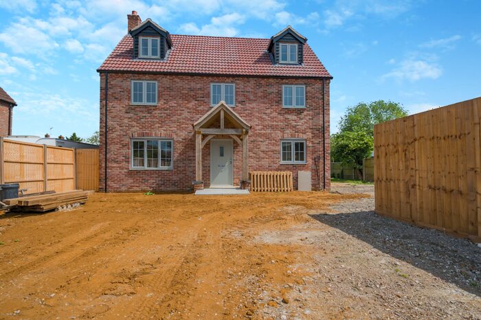 4 Bedroom Detached House For Sale In Long Lane, IP26