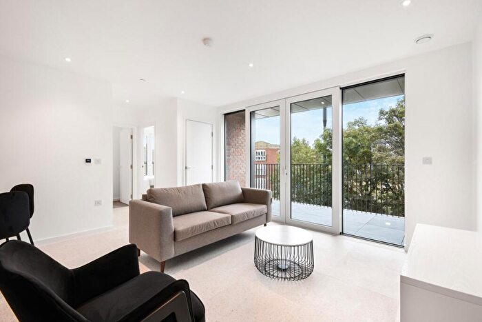 2 Bedroom Apartment For Sale In Sidney Street London, E1