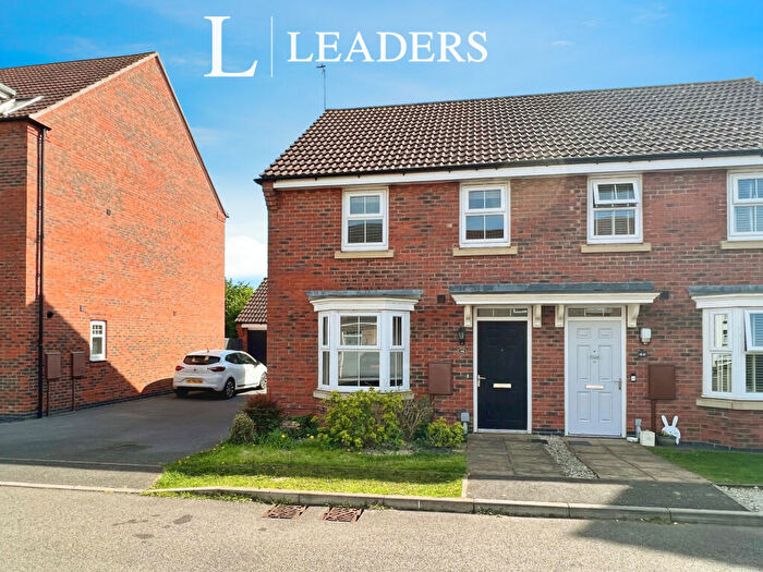 3 Bedroom Semi-Detached House To Rent In Warwick Close, Bourne, PE10