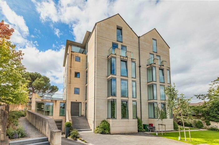 2 Bedroom Apartment To Rent In Upper Oldfield Park, BA2
