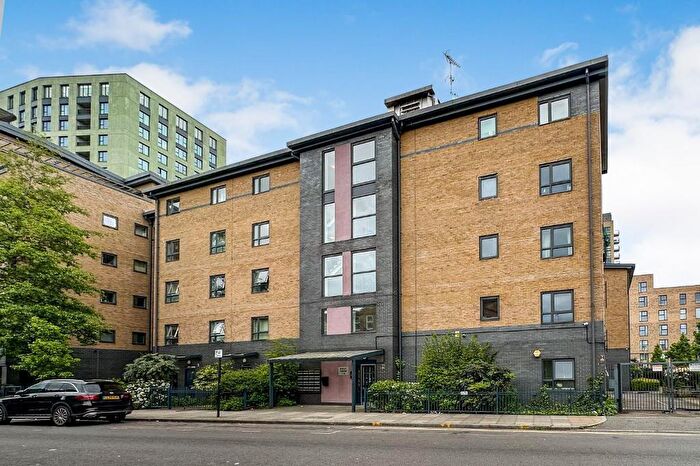 1 Bedroom Flat To Rent In Bailey House, Talwin Street, Bromley-By-Bow, Bow, London, E3