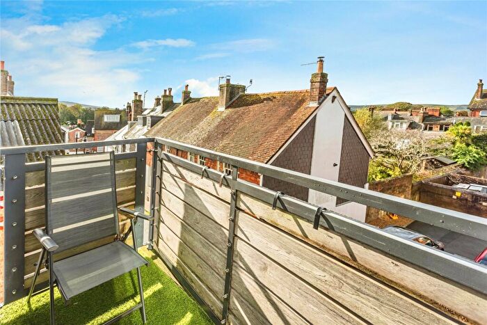 1 Bedroom Apartment For Sale In St. Nicholas Lane, Lewes, East Sussex, BN7