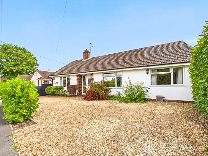 4 Bedroom Detached Bungalow For Sale In Windsor Road, Lindford, Bordon, Hampshire, GU35