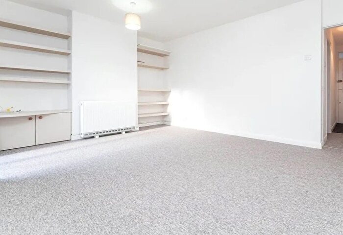1 Bedroom Flat To Rent In Aislibie Road, London, SE12