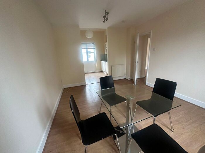1 Bedroom Flat To Rent In Willes Road, London, NW5