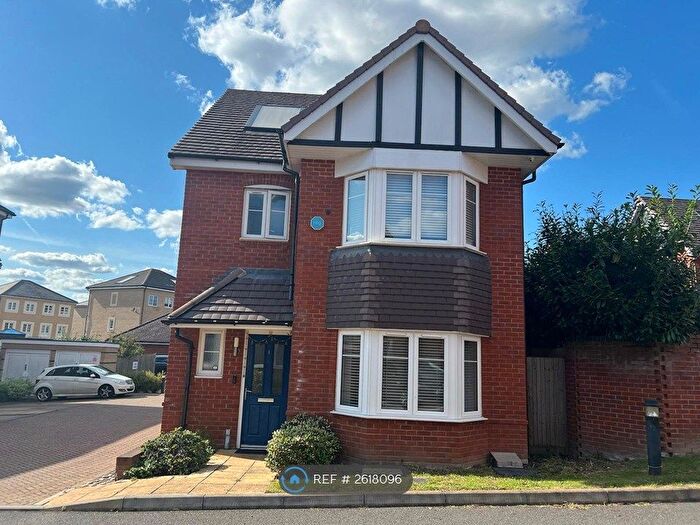 3 Bedroom Detached House To Rent In Poppy Close, Slough, SL3