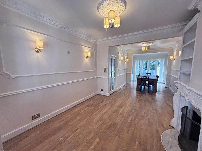 3 Bedroom House To Rent In Haldan Road, London, E4