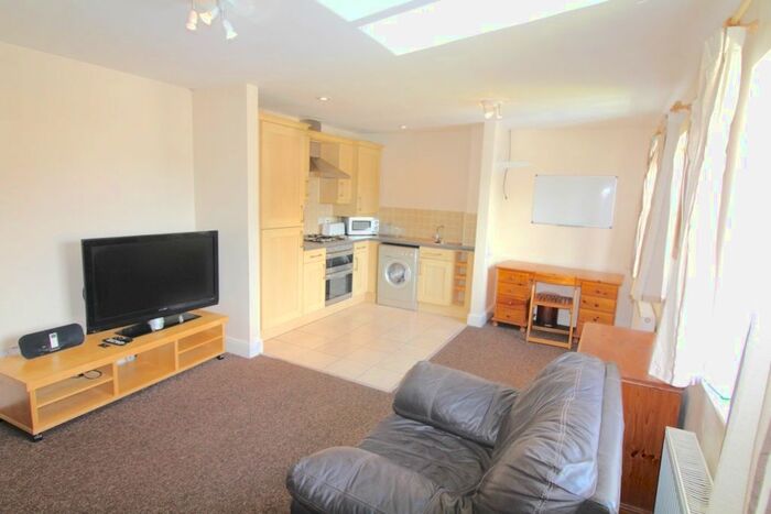 1 Bedroom Flat To Rent In Aneurin Way, Derwen Fawr, Sketty, Swansea, SA2