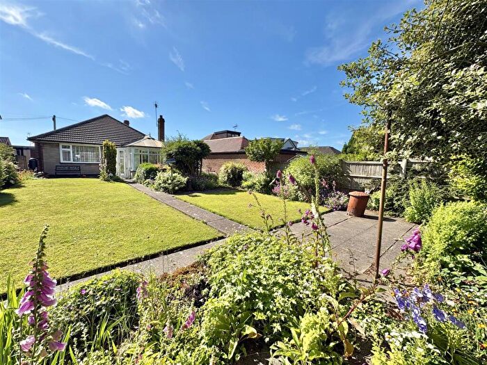 2 Bedroom Detached Bungalow For Sale In Birch Tree Crescent, Kirkby-In-Ashfield, Nottingham, NG17