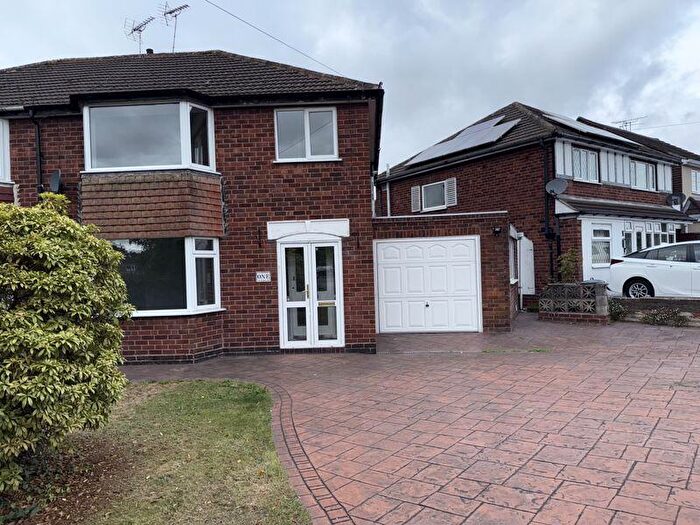 3 Bedroom Semi-Detached House To Rent In Stonehurst Road, Great Barr, Birmingham, B43