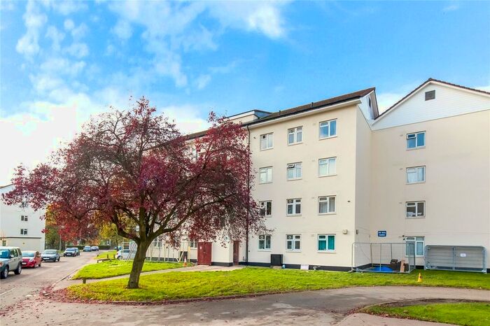 3 Bedroom Flat To Rent In Kingsnympton Park, Kingston Upon Thames, KT2