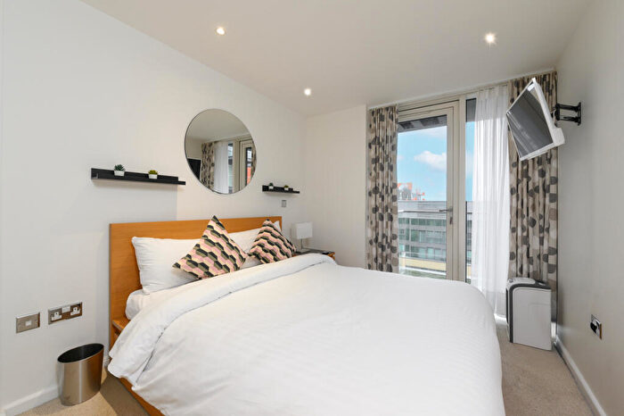 2 Bedroom Flat To Rent In Ability Place, Millharbour, E14