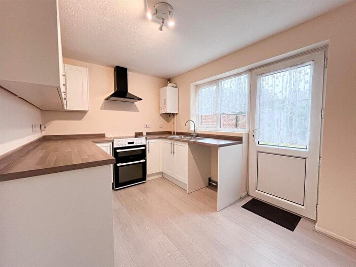 2 Bedroom End Of Terrace House To Rent In Weavers Close, Burgess Hill, RH15