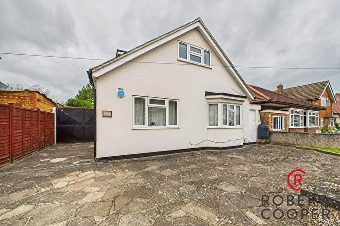 4 Bedroom Bungalow For Sale In Hardy Avenue, Ruislip, HA4