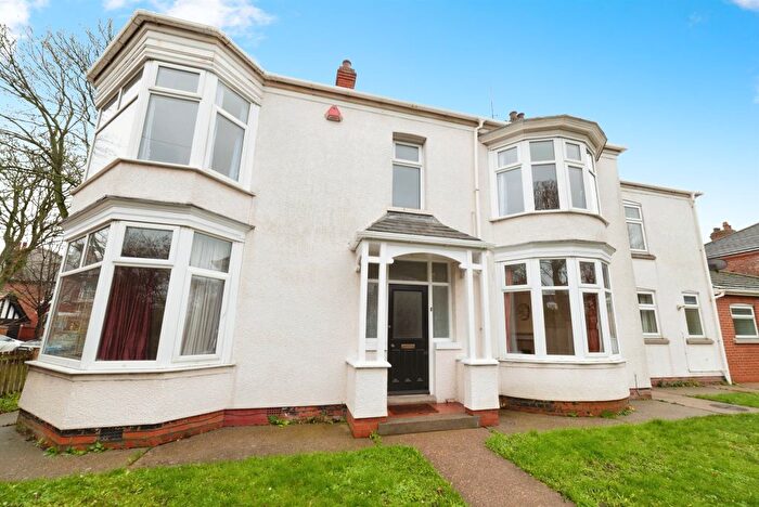 4 Bedroom Semi Detached House For Sale In Beverley Road, Hull, HU6