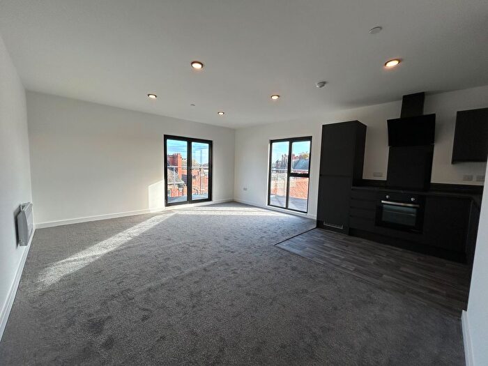 2 Bedroom Flat To Rent In Burlington Square, Chesterfield, S40