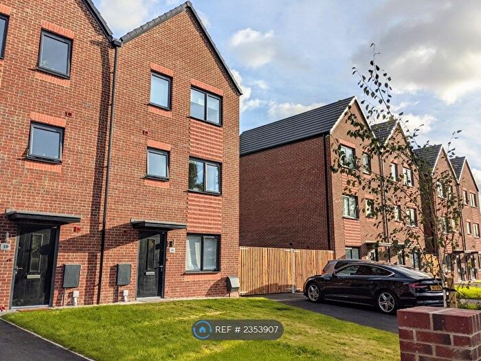 4 Bedroom Semi-Detached House To Rent In Danesdale Drive, Manchester, M4