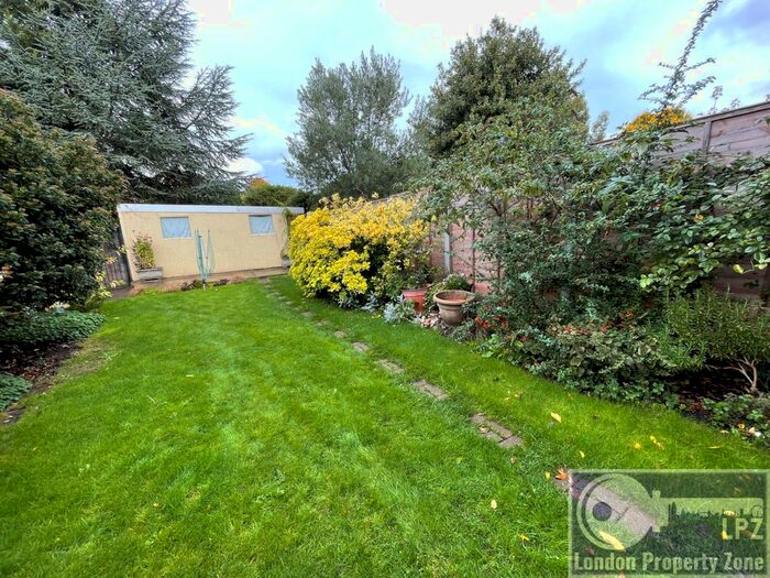 3 Bedroom Terraced House To Rent In West Avenue, Wallington, SM6