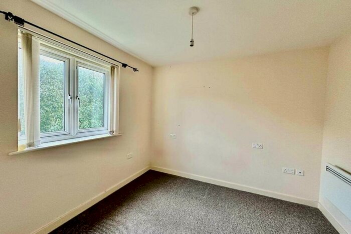 1 Bedroom Apartment For Sale In Woodheys Park, Kingswood, Hull, HU7