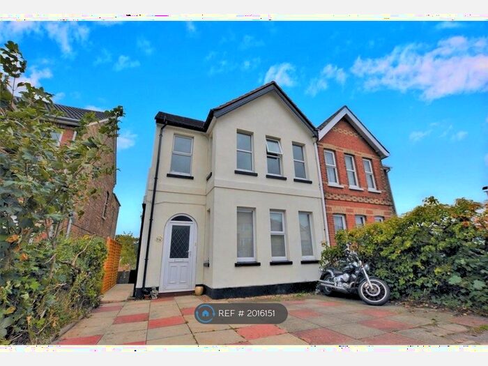 2 Bedroom Flat To Rent In Bournemouth Road, Poole, BH14