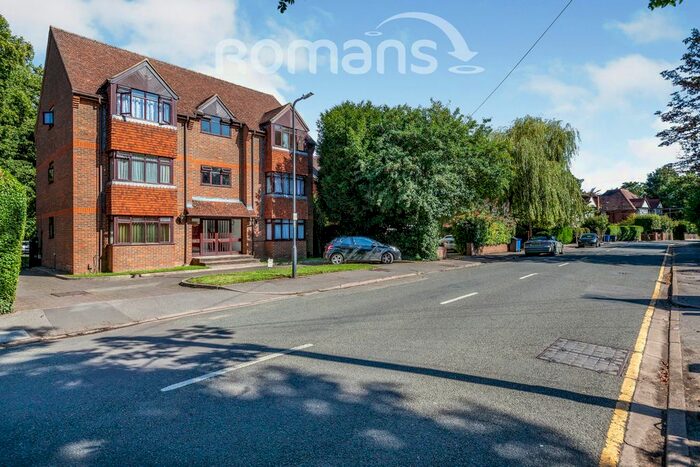 1 Bedroom Flat To Rent In Ray Park Avenue, Maidenhead, SL6