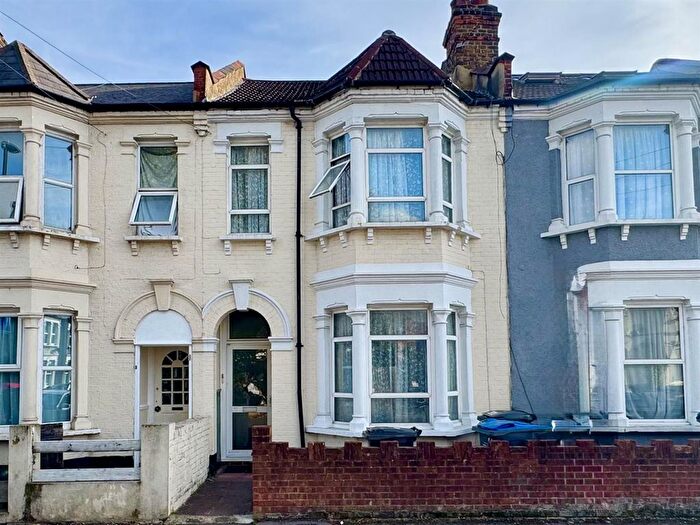 4 Bedroom Terraced House For Sale In Hathaway Road, Croydon, CR0