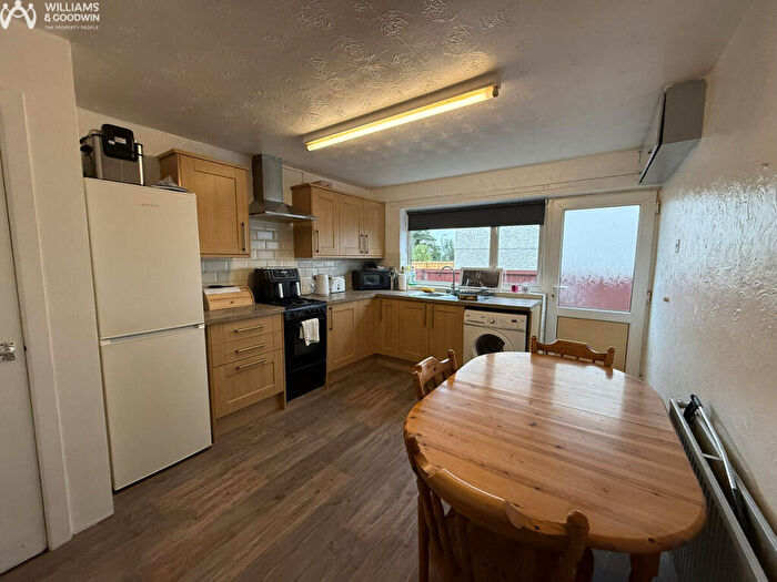 2 Bedroom Detached Bungalow For Sale In Ffordd Cildwrn, Llangefni, Anglesey, LL77