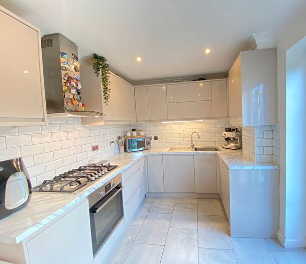 3 Bedroom Property To Rent In Batchwood Green, Orpington, BR5