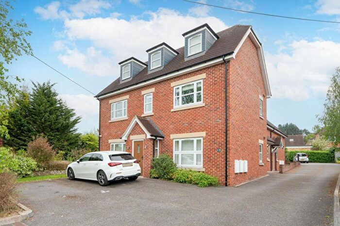 2 Bedroom Flat For Sale In Eynsham Road, Botley, OX2