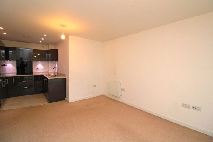 1 Bedroom Flat To Rent In Mason Way, Edgbaston, B15