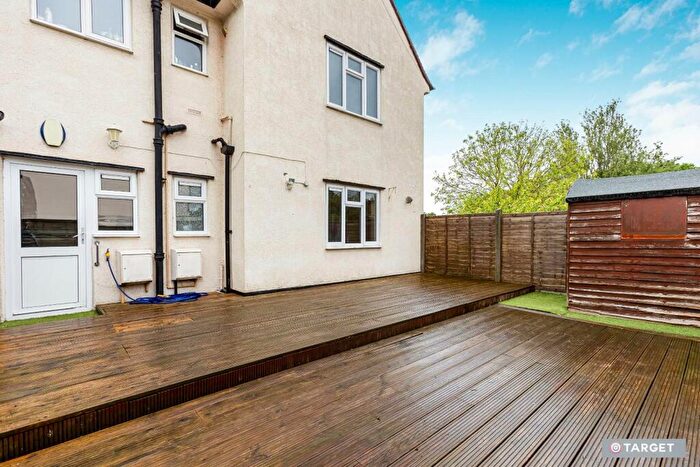 1 Bedroom Maisonette For Sale In St. Leonards Road, EN9