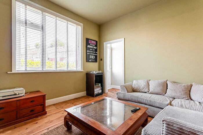 1 Bedroom Flat To Rent In Coombe Road, Brighton, BN2