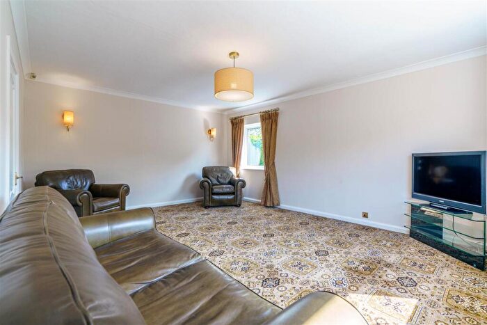 2 Bedroom Detached Bungalow For Sale In Fellside Road, Whickham, NE16