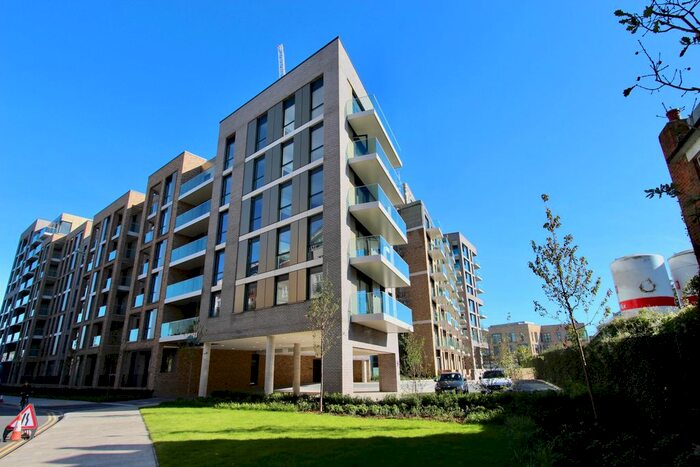 1 Bedroom Flat To Rent In Queenshurst Square, Kingston Upon Thames, KT2