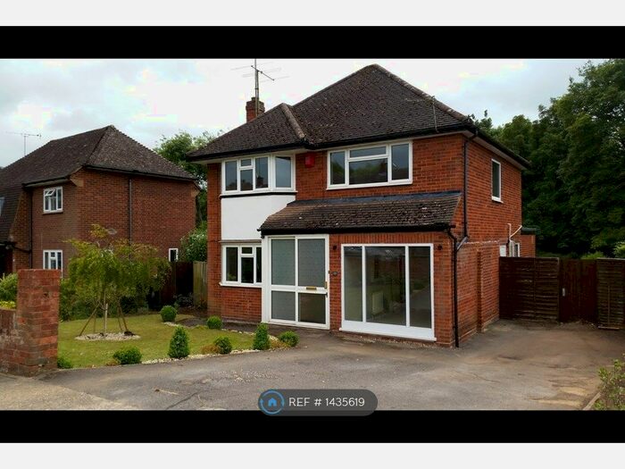 3 Bedroom Detached House To Rent In Cranborne Avenue, Hitchin, SG5