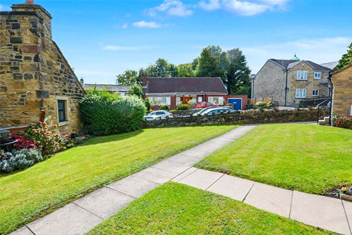 2 Bedroom Apartment For Sale In Mount Pleasant Court, Pudsey, West Yorkshire, LS28