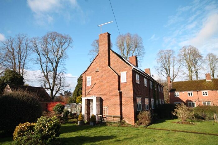 3 Bedroom House For Sale In Church Close, RG9
