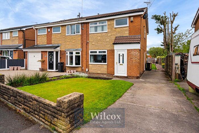 3 Bedroom Semi-Detached House For Sale In Southleigh Drive, Bolton, BL2