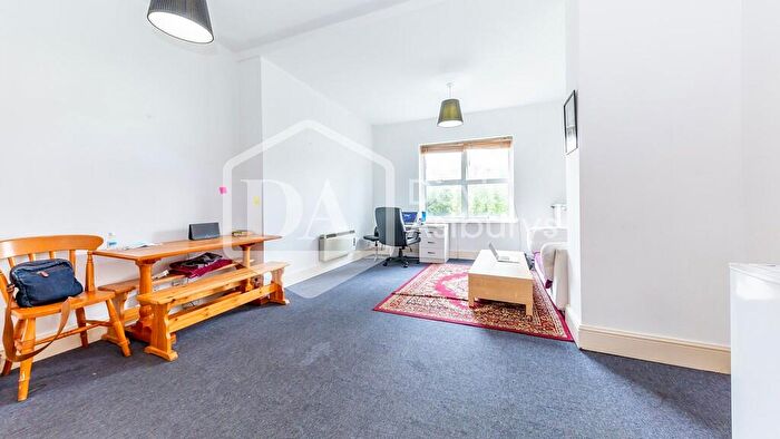 1 Bedroom Flat To Rent In Camden Road, Holloway Road, London, N7