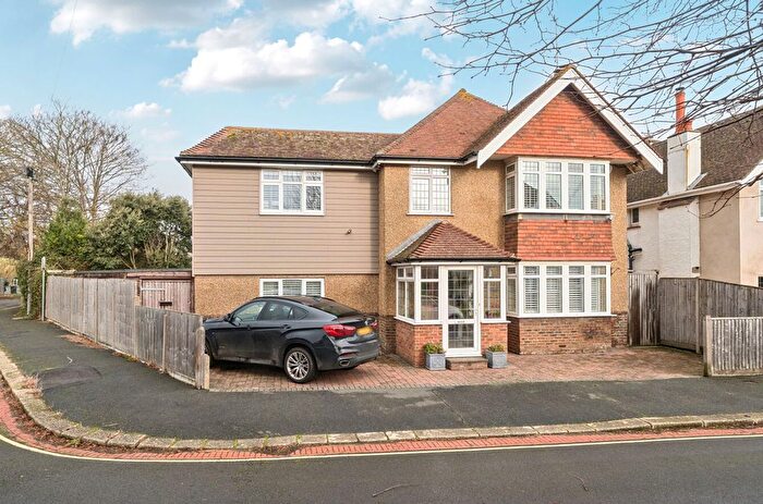 4 Bedroom Detached House For Sale In Den Avenue, Bognor Regis, PO21