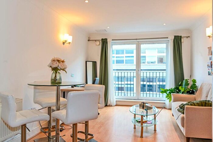 1 Bedroom Flat To Rent In Baron Street, Islington, London, N1