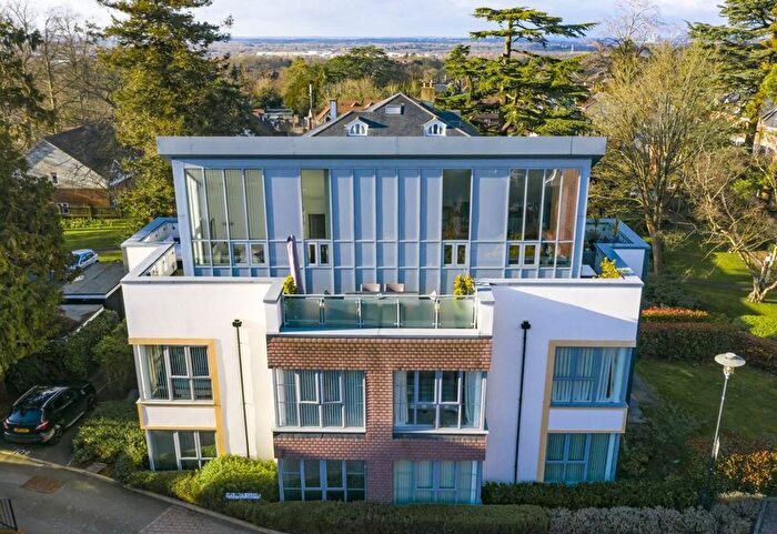 2 Bedroom Flat To Rent In Uplands Road, Guildford, GU1