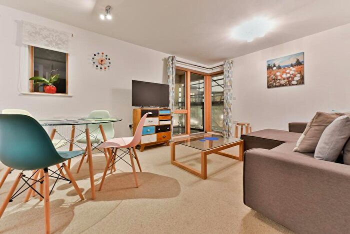 2 Bedroom Apartment To Rent In Prospect House, Bermondsey, SE16