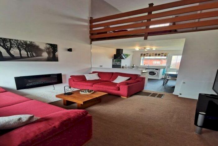 1 Bedroom Terraced House To Rent In Shanks Court, Kilmarnock, KA3