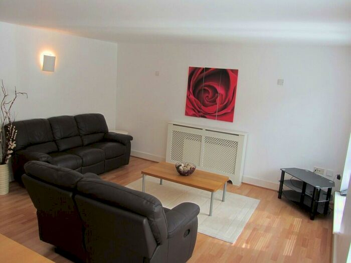 2 Bedroom Apartment To Rent In Northwood Plaza, Jewellery Quarter, B3